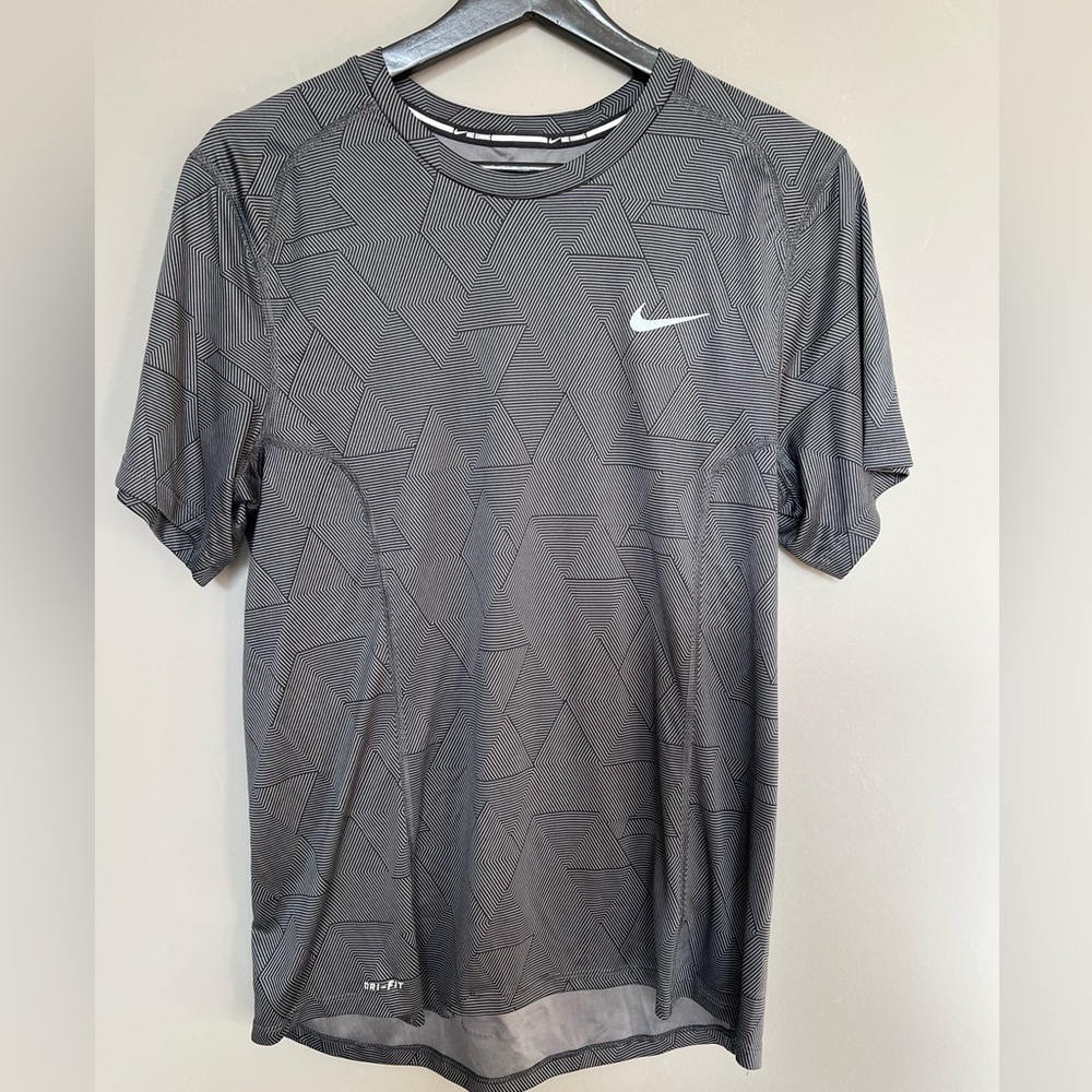 Nike Men’s Dri-Fit Tee, S